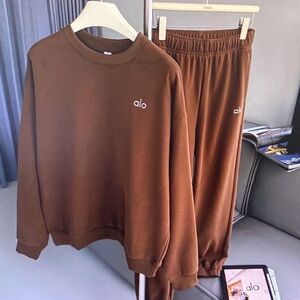 ALO Yoga Casual Sports Suit (Top & Pants )